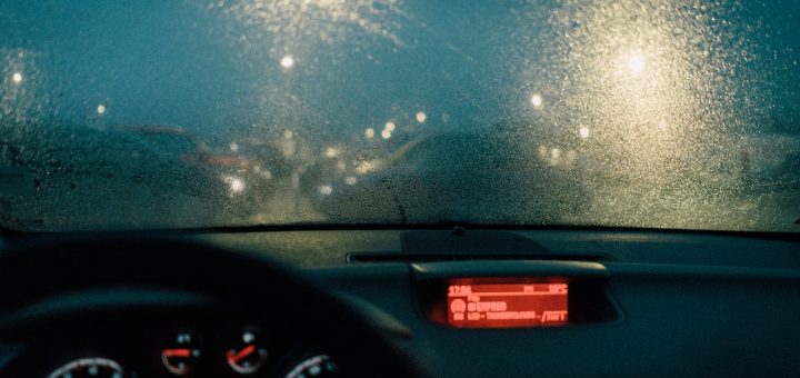 conducir-bajo-lluvia